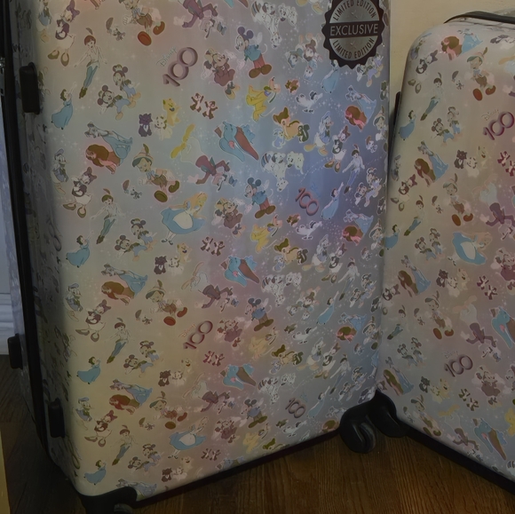 Disney100 luggae - Picture 9 of 10